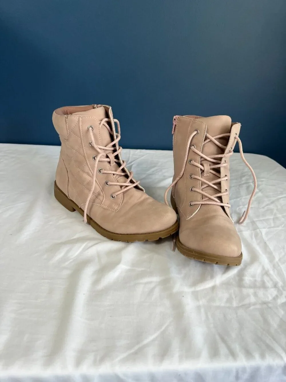 Adult/Child Place Side Zipper and Laced Up Boots Size 5- Pink